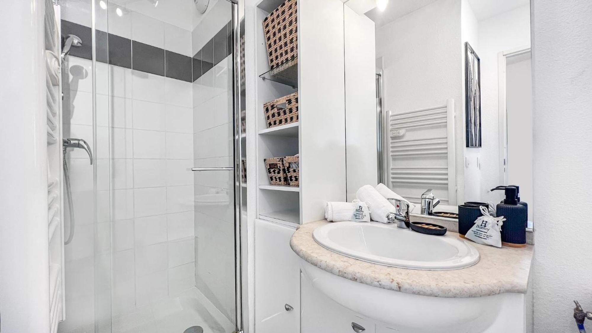 Homey Wild - Proche Gare Et Tram - Proche Centre - Balcon Prive - Parking Prive - Wifi Gratuit Annemasse Zewnętrze zdjęcie