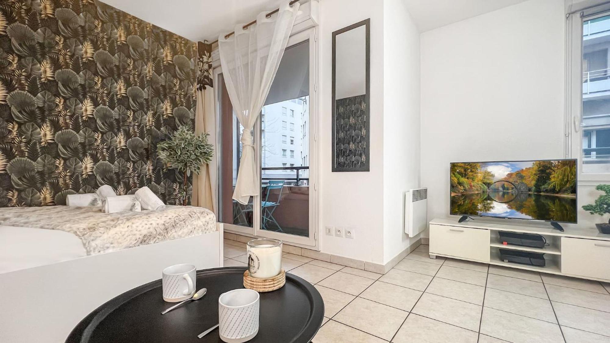 Homey Wild - Proche Gare Et Tram - Proche Centre - Balcon Prive - Parking Prive - Wifi Gratuit Annemasse Zewnętrze zdjęcie